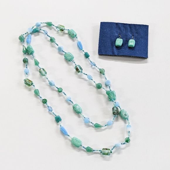 Avon Necklace & Earring Gift Set - Picture 2 of 5